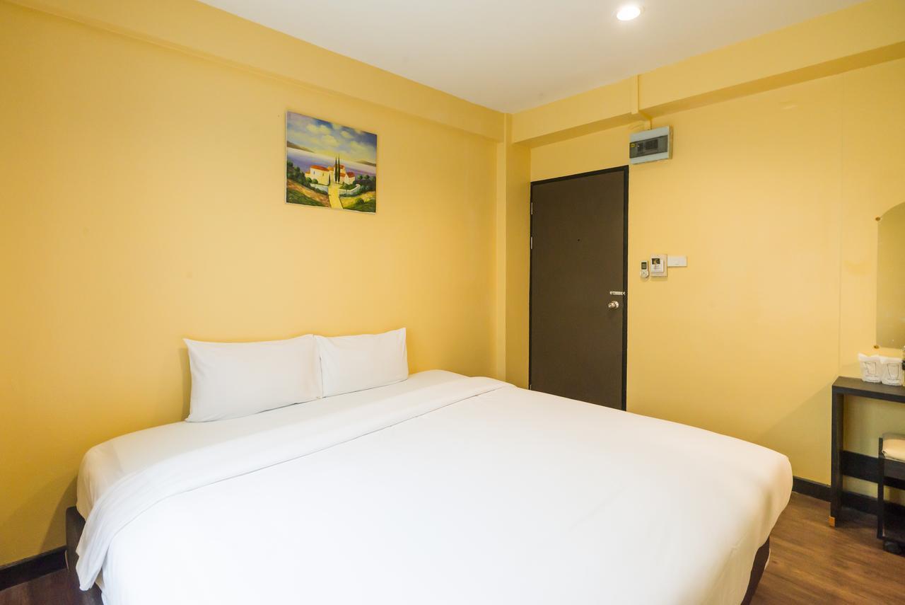 Hotel The Corner Ratchada Bangkok Exterior foto
